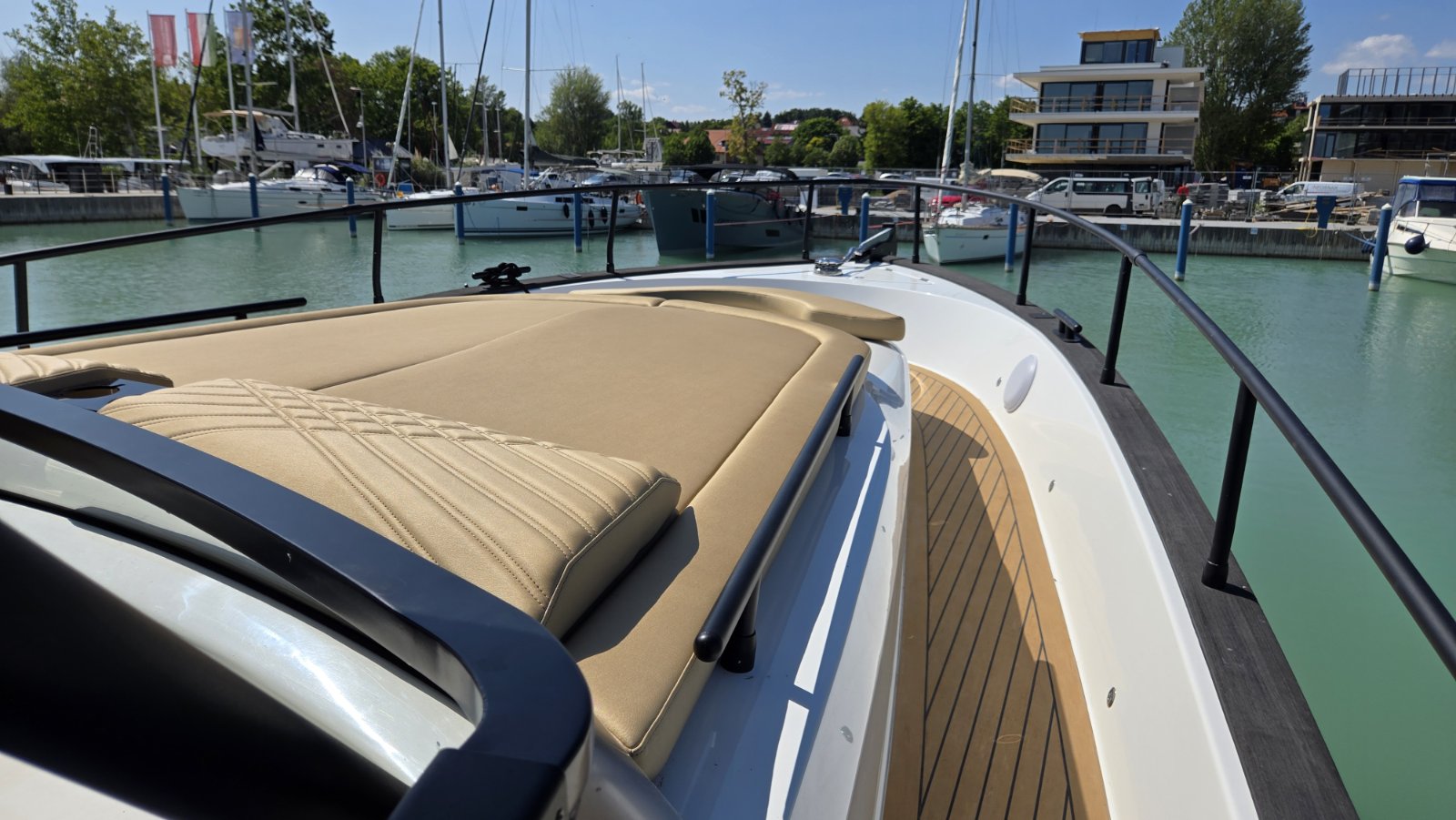 IMG-82e9e0a7ee8f72efa7a557e0863850cc-V